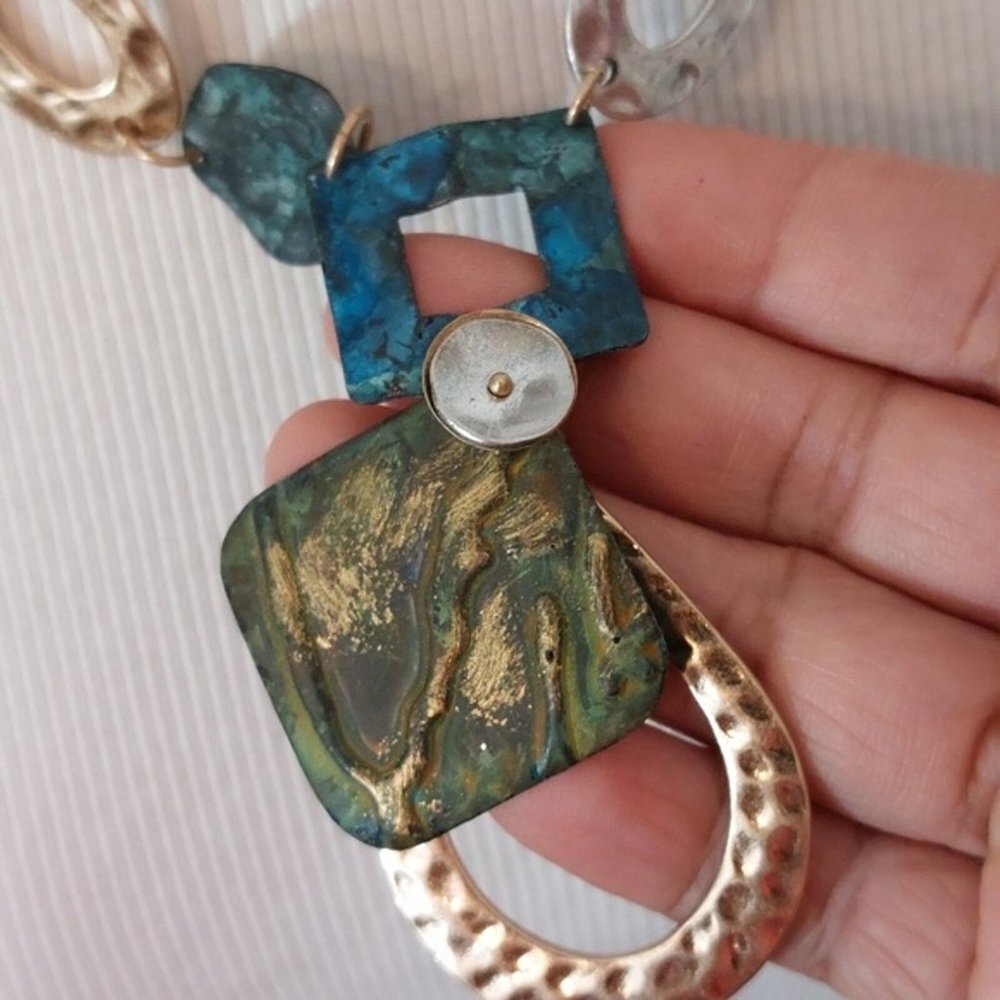 Boho Rustic Faux Patina Hammered Gold Teal Necklace - Picture 4 of 6